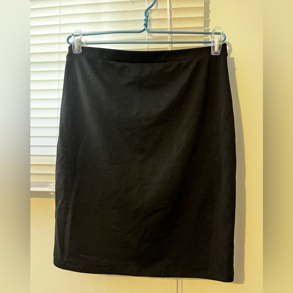 Basic Bodycon/Midi skirt Pull on - Picture 5 of 6